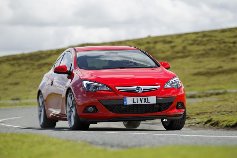  Vauxhall Astra GTC 2012 года  (фото 43 из 62)